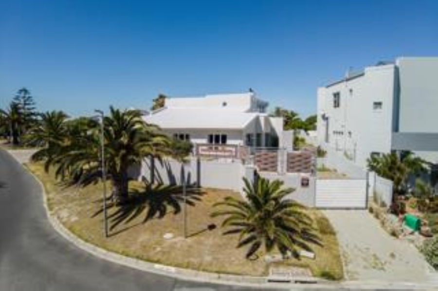 5 Bedroom Property for Sale in Van Riebeeckstrand Western Cape